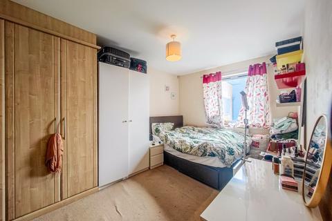 27 Miles Close, London, SE28 0NJ
