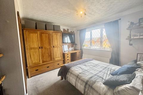 8 Marian Way, Waltham, Grimsby, DN37 0XN