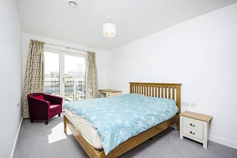 3 bedroom maisonette to rent, Decapod street, Stratford, London, E15