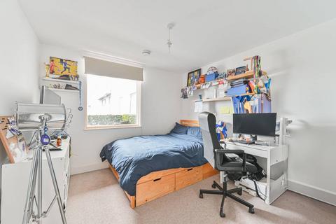 2 bedroom flat for sale, Streatham High Road, Streatham Common, London, SW16