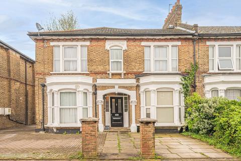 2 bedroom flat to rent, Sunningfields Road, Hendon, London, NW4