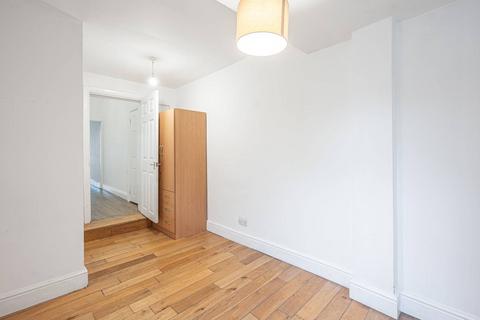 2 bedroom flat to rent, Sunningfields Road, Hendon, London, NW4