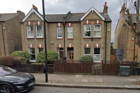 5 bedroom terraced house to rent, South Croxted Road, London SE21