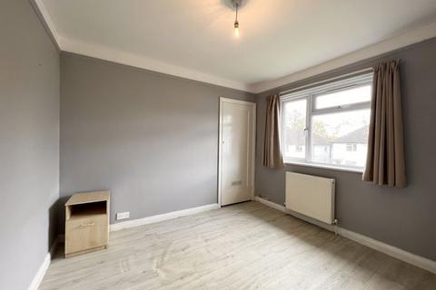 2 bedroom flat for sale, Westmere Drive, London