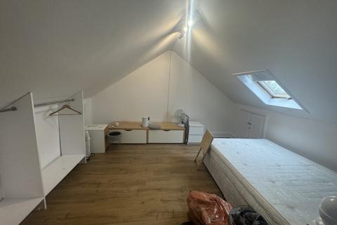 2 bedroom property to rent, Catford, London SE6