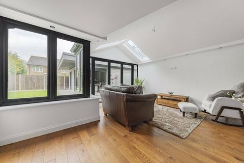 26 Sandringham Drive, Dartford, DA2 7WB