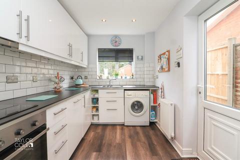 11 Stonehaven, Amington, Tamworth, B77 3QX