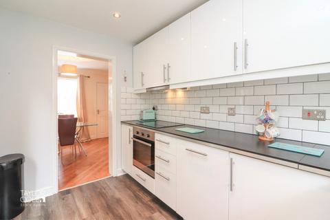 11 Stonehaven, Amington, Tamworth, B77 3QX