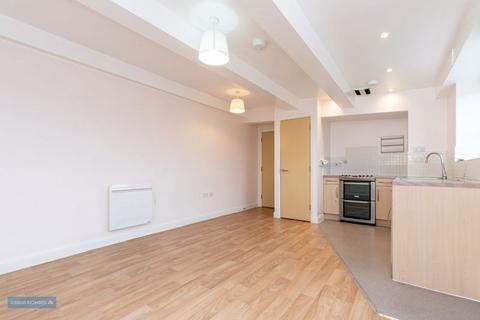 2 bedroom apartment for sale, Crescent Way, Taunton