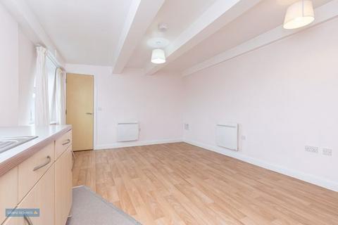 2 bedroom apartment for sale, Crescent Way, Taunton