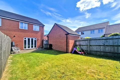 3 bedroom semi-detached house for sale, Lakelot Close, Willenhall