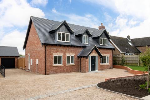 5 bedroom detached house for sale, Swepstone Road, Heather