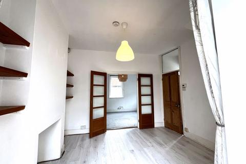 3 bedroom end of terrace house to rent, Oxford Street,