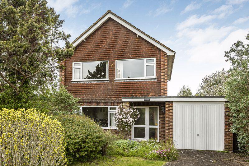 Crabtree Close Bookham 3 bed detached house for sale £624,950