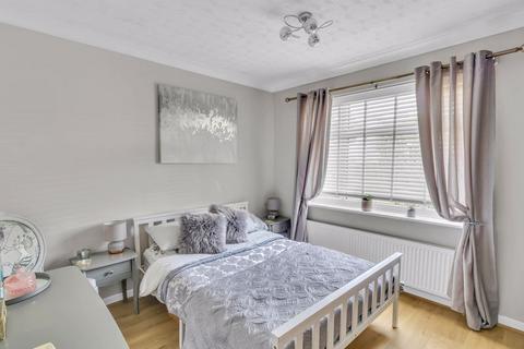 5 Bamford Close, Bury, BL9 7TR