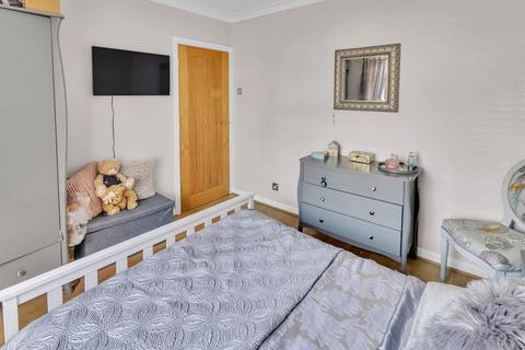 5 Bamford Close, Bury, BL9 7TR