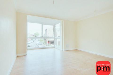 2 bedroom flat to rent, West Court, Church Hill, Wathamstow