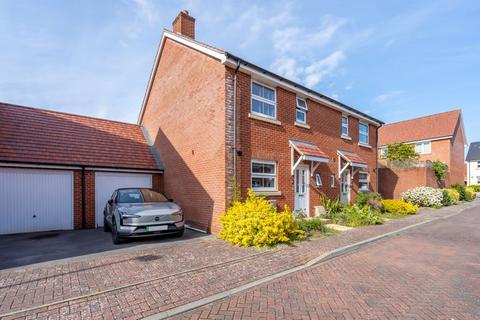 3 bedroom semi-detached house for sale, Bullfinch Close, Emsworth