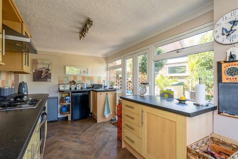 5 bedroom end of terrace house for sale, High Trees, Chichester