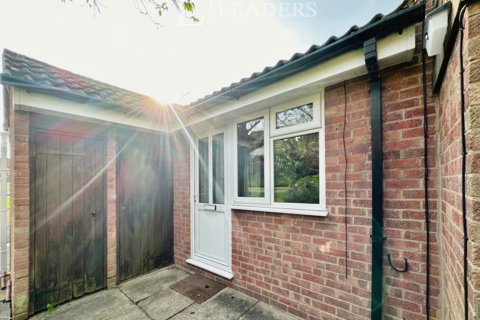 1 bedroom bungalow to rent, Blackthorn Drive, Leicester, LE4