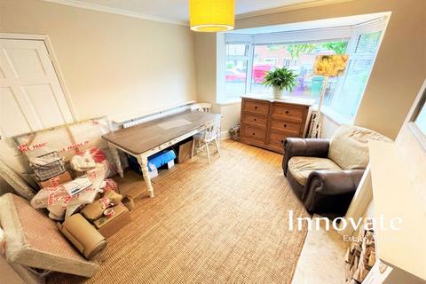 3 bedroom semi-detached house to rent, Springhill Grove, Wolverhampton WV4