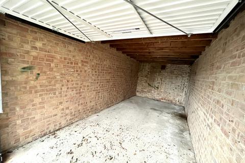 Garage to rent, Westrip, Stroud, GL5