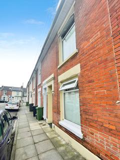 2 bedroom terraced house to rent, Penhale Road, Portsmouth, PO1