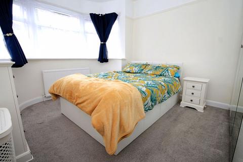 2 bedroom property for sale, Ruislip Close, Greenford