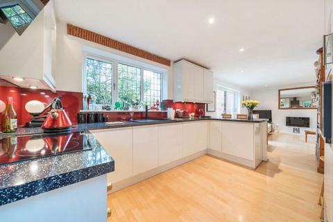 24 Rodmell Close, Hayes, UB4 9RS