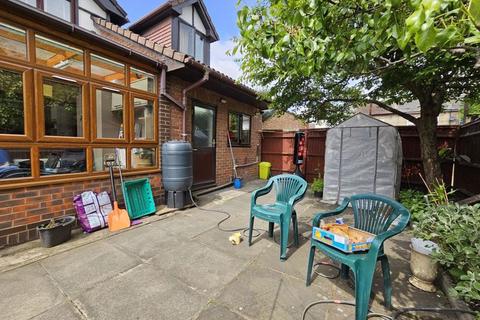 2 bedroom semi-detached house to rent, Station Road , E7