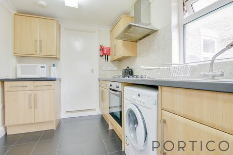 1 bedroom flat to rent, Maud Road, Plaistow, E13