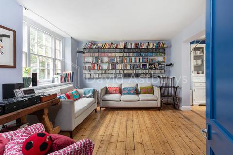 4 bedroom terraced house to rent, Tressell Close, Islington, London