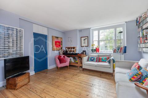 4 bedroom terraced house to rent, Tressell Close, Islington, London