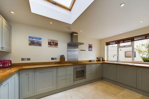 4 bedroom detached house for sale, Windmill Road, High Ham