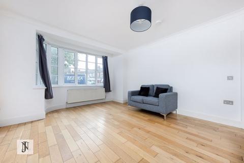 3 bedroom apartment to rent, Bowes Road, Bounds Green, N11