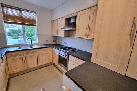2 bedroom apartment to rent, Banstead Road, Carshalton