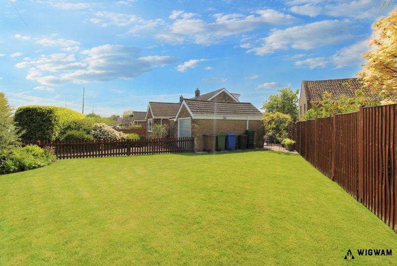 Main Road, Thorngumbald, HU12 3 bed semidetached bungalow for sale £