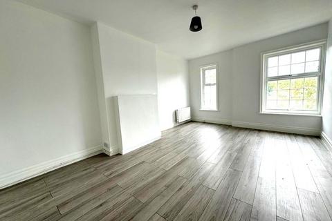 2 bedroom flat to rent, Greyhound Hill, Hendon