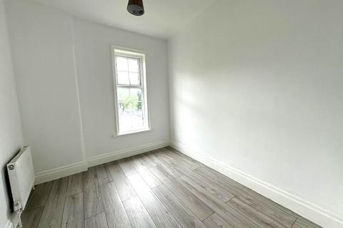2 bedroom flat to rent, Greyhound Hill, Hendon