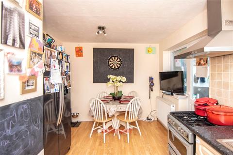 2 Grayshott Close, Bromsgrove, B61 8PT