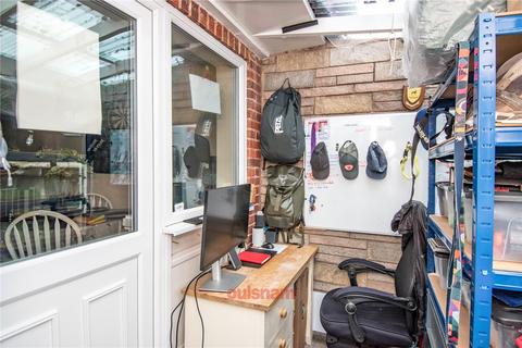 2 Grayshott Close, Bromsgrove, B61 8PT
