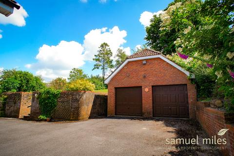 5 bedroom cottage for sale, Swindon SN4