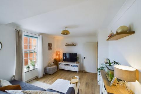 1 bedroom flat for sale, Mayhill Way, Gloucester