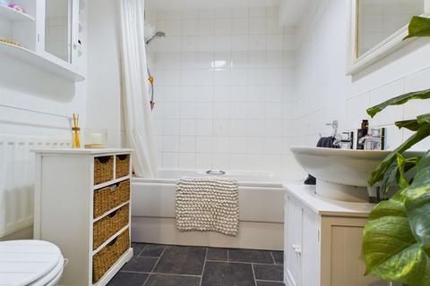 23, Victoria House Mayhill Way, Gloucester, GL1 3NW