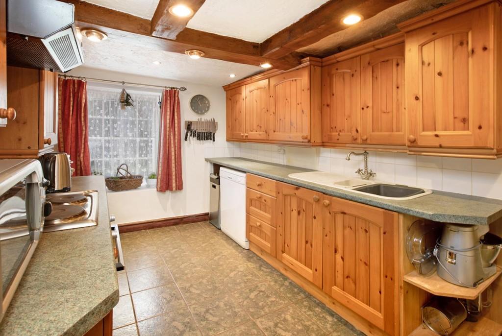 High Street, Dawlish EX7 2 bed cottage for sale £240,000