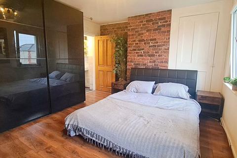 2 bedroom semi-detached house for sale, Fairbairn Avenue, Northwick, Worcester