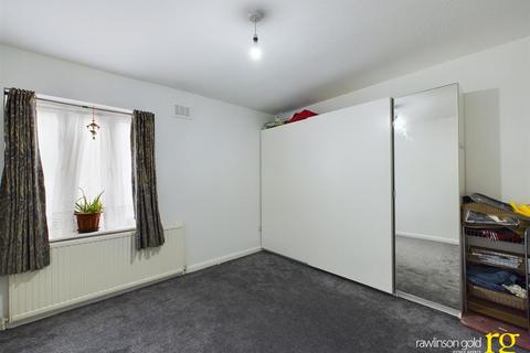 undefined, Dromey Gardens, Harrow Weald