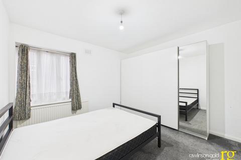 undefined, Dromey Gardens, Harrow Weald