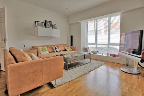 2 bedroom apartment for sale, Station Road, Gerrards Cross