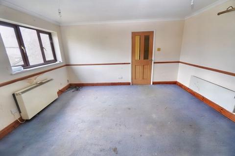2 bedroom flat for sale, Birinus Close, High Wycombe HP12
